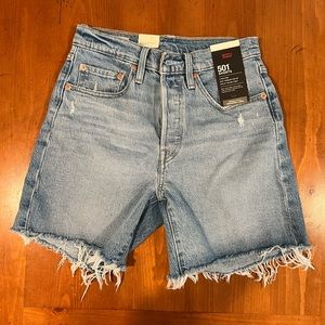 Levi’s Premium 501® mid thigh women’s shorts